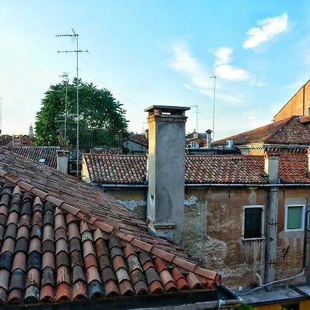 利维基金会酒店 住宿加早餐酒店