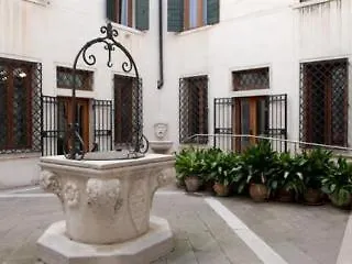 利维基金会酒店 3*