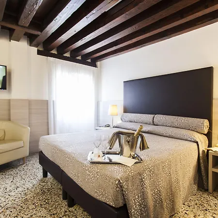 فوريستيريا ليفي فندق مبيت وإفطار البندقية